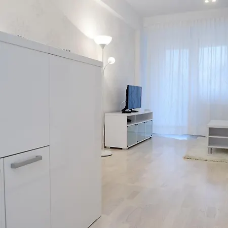 The White Studio Appartement